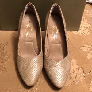 Aerosoles... tan/gold snake heels.